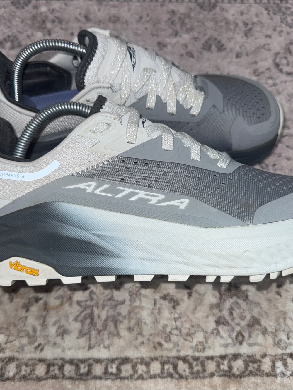 Altra Women's Olympus 6 Gray Size 9 AL0A85NK220